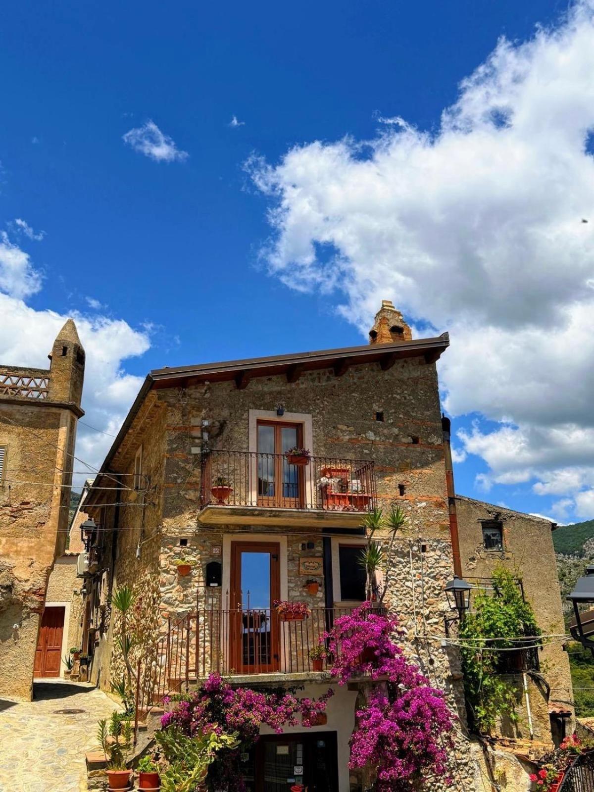 B&B Dhafna Civita Exterior photo